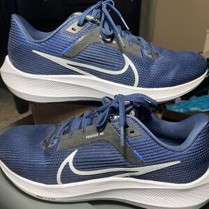 Men’s Nike Air Zoom Pegasus 40 running shoe size 10.5